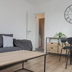 Le Carre, De Apartament *