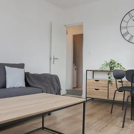 Le Carre, De Apartman *